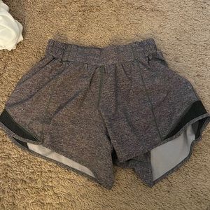 Lululemon Hotty Hot shorts grey size 6